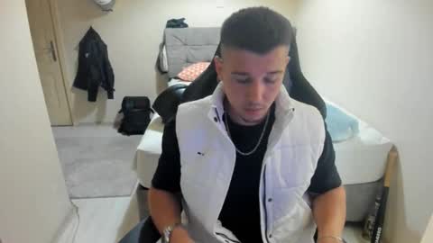 Snapshot of ulxer chatting on September 26, 7:22 pm hi im mike tyson - online show from September 26, 7:22 pm
