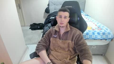Snapshot of ulxer chatting on January 17, 10:45 pm hi im mike tyson - online show from January 17, 10:45 pm