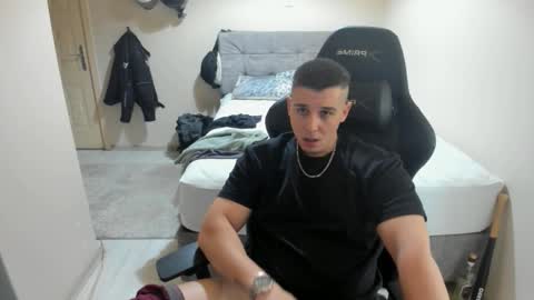 Snapshot of ulxer chatting on September 18, 8:24 pm hi im mike tyson - online show from September 18, 8:24 pm