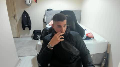 Snapshot of ulxer chatting on October 2, 8:07 pm hi im mike tyson - online show from October 2, 8:07 pm