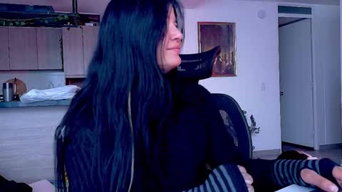 Franchesca  online show from December 4, 8:08 pm