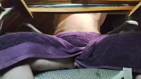 Snapshot of under_the_desk40 chatting on October 25, 10:32 pm Under the desk online show from October 25, 10:32 pm