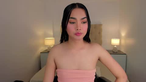 Lily online show from January 7, 8:30 am