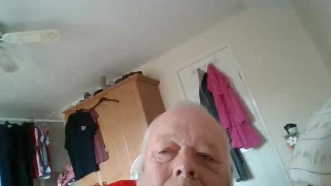 undiesshow online show from April 4, 10:44 am