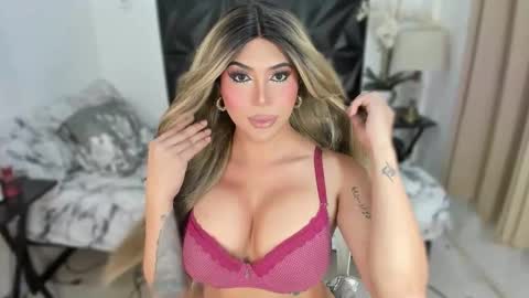 Julia online show from November 27, 6:26 pm