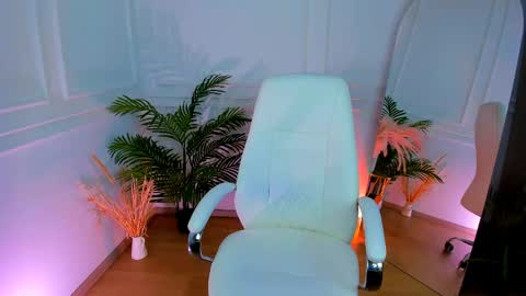 Call me Mira  thumbs up its make me happy online show from April 3, 9:11 pm