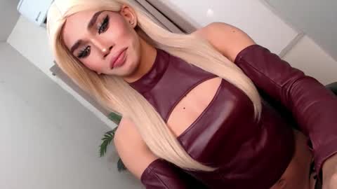 Miss Andrea online show from April 4, 7:21 pm