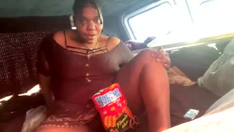 Snapshot of unistarfire chatting on February 1, 5:26 pm Uni StarFire online show from February 1, 5:26 pm