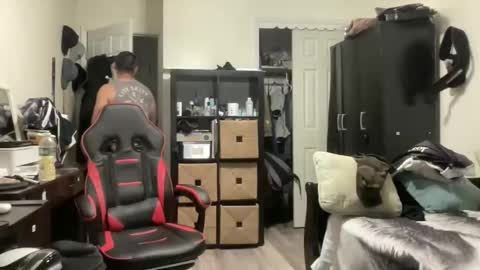 unlobitooenwallstreet online show from December 19, 5:52 pm