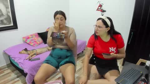 Kary and jhoa online show from October 20, 10:59 pm