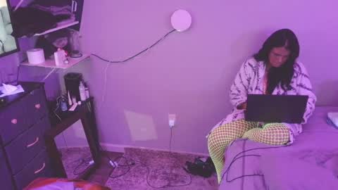 upallnight3654 online show from April 4, 8:54 am