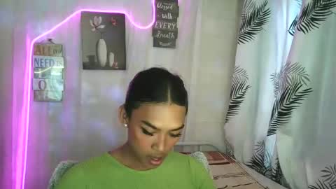 ur_dazzlingmorenaxx online show from April 14, 2:48 am