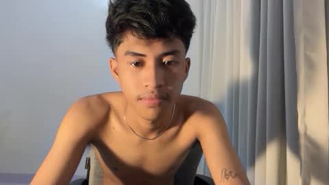 ur_fuckerbttm online show from November 29, 3:14 am