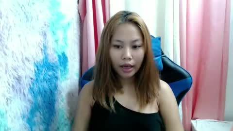 ur_small_girl online show from February 18, 3:17 am