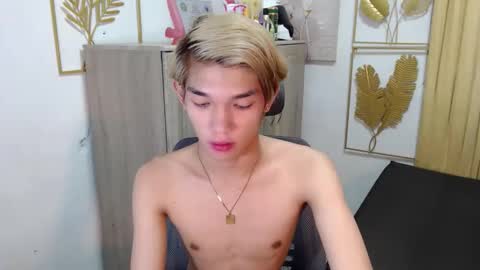 urasian_john20 online show from June 8, 4:13 am