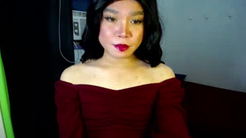 Snapshot of urasiansweet_cummer chatting on March 12, 9:12 am KENDRA online show from March 12, 9:12 am