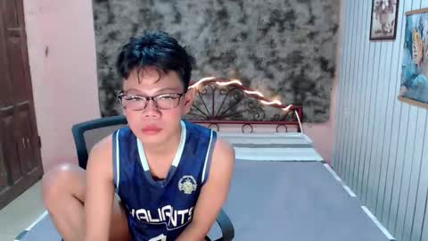 urdreamboy_doms online show from June 4, 6:03 pm