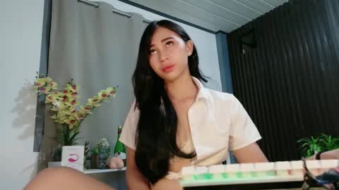 urfave_bbgirl online show from January 19, 12:37 pm