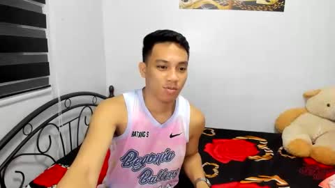 urfucker_vinz online show from April 7, 1:35 pm