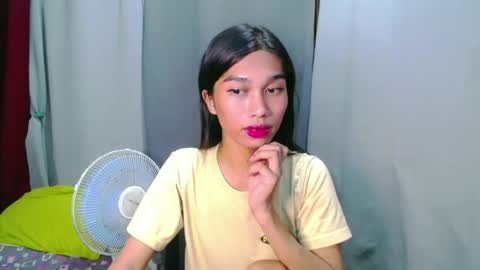 urloverjasmine_xx online show from June 22, 3:25 am