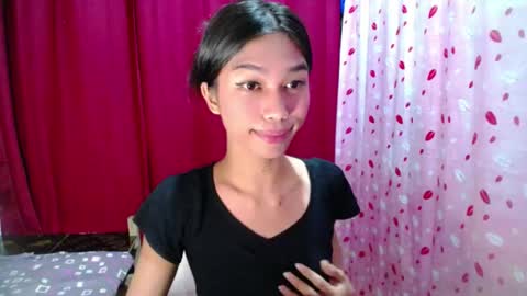 urloverjasmine_xx online show from July 27, 7:22 pm