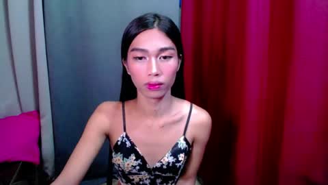 urloverjasmine_xx online show from July 23, 7:17 am
