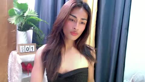 urmorenagirl_kcx online show from August 1, 1:51 am