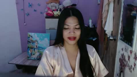 hi im kim online show from April 24, 12:07 pm