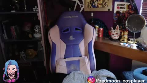 --Lucy-- online show from April 23, 10:33 pm