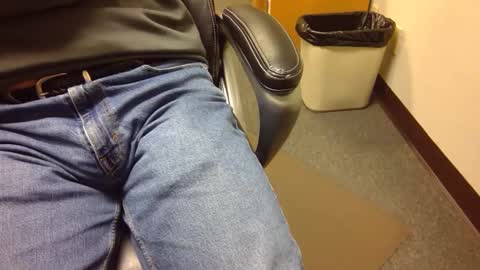 useemie online show from December 12, 9:48 pm