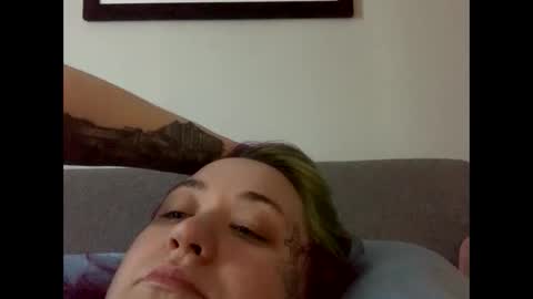 usefulhole online show from September 14, 5:25 pm