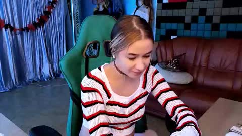 Leila online show from November 1, 5:34 pm