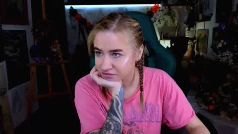 Leila online show from October 28, 7:48 pm