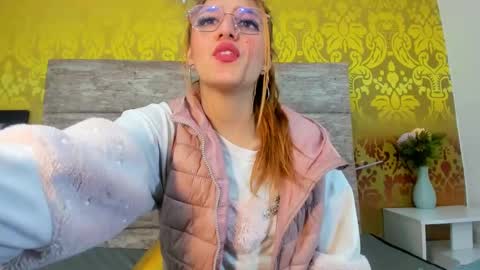 vaaiolett_12 online show from February 6, 3:52 pm