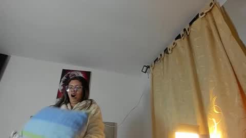 Snapshot of vahiolet_smith chatting on September 16, 3:19 am Vahiolet smith online show from September 16, 3:19 am