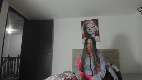 Snapshot of vahiolet_smith chatting on September 11, 3:19 am Vahiolet smith online show from September 11, 3:19 am