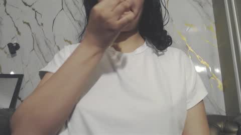 Snapshot of vainilla_cam chatting on October 9, 2:06 am Vainilla online show from October 9, 2:06 am