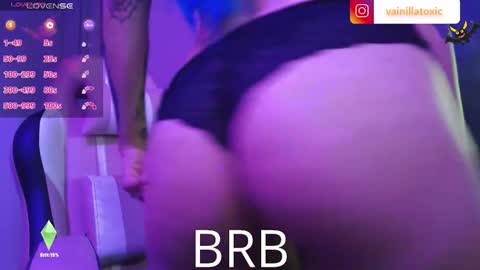 Vainilla Independent model online show from February 4, 2:48 am