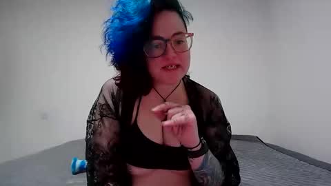 valarieak online show from March 26, 6:19 am