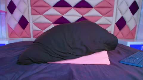 Snapshot of vale_castro1 chatting on October 8, 7:42 pm Valentina online show from October 8, 7:42 pm