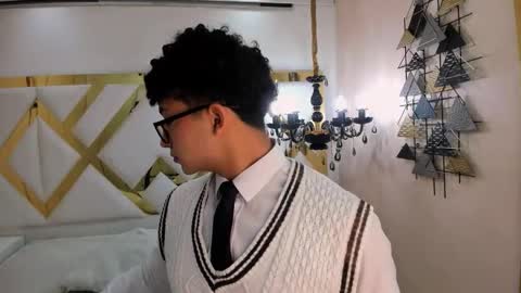 Valentin0 online show from October 23, 11:44 am