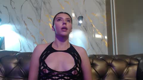 Snapshot of valentina_red18 chatting on October 9, 6:24 pm Valentina online show from October 9, 6:24 pm