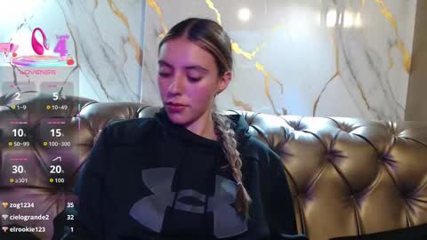 Snapshot of valentina_red18 chatting on September 19, 5:16 pm Valentina online show from September 19, 5:16 pm