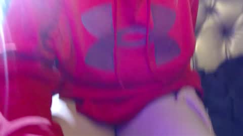 Snapshot of valentina_red18 chatting on October 8, 2:34 pm Valentina online show from October 8, 2:34 pm