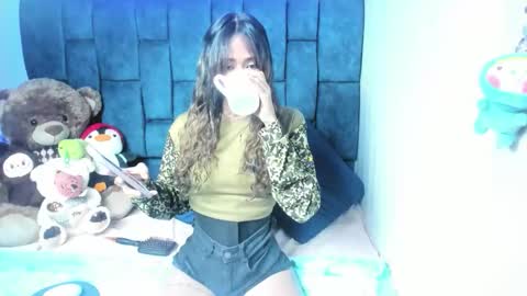 valentinaklean1 online show from April 2, 10:38 pm