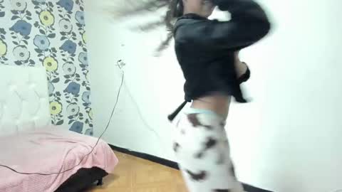 valentinaklean1 online show from October 28, 5:19 am