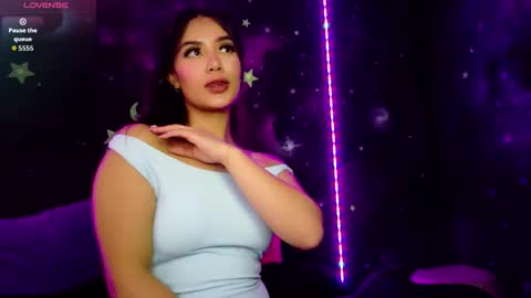 valentinarojass_ online show from April 15, 3:26 pm