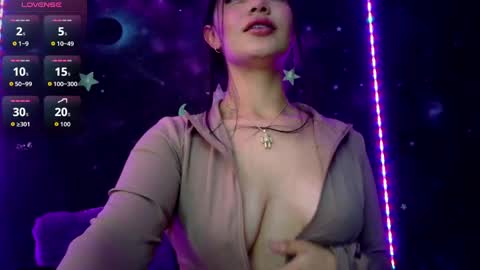 valentinarojass_ online show from April 13, 6:01 pm