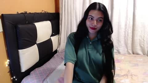 valentinasmith18 online show from April 1, 12:00 am