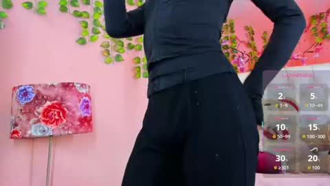 valentinee_xo online show from June 25, 4:31 am